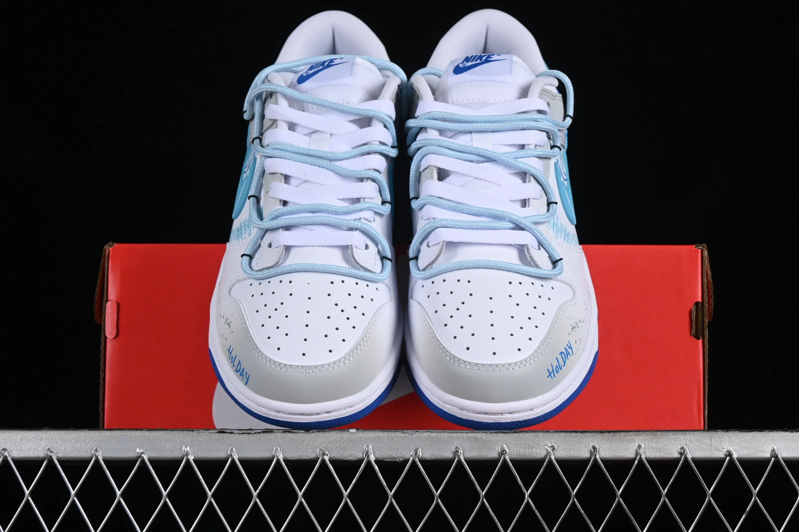 All categories Nk SB Dunk series Nk SB Dunk Low Low-top sneakers Nk Dunk Low Graffiti deconstruction style Casual diary Gradient splash letters SB strap low-top casual sneakers DV0831-104